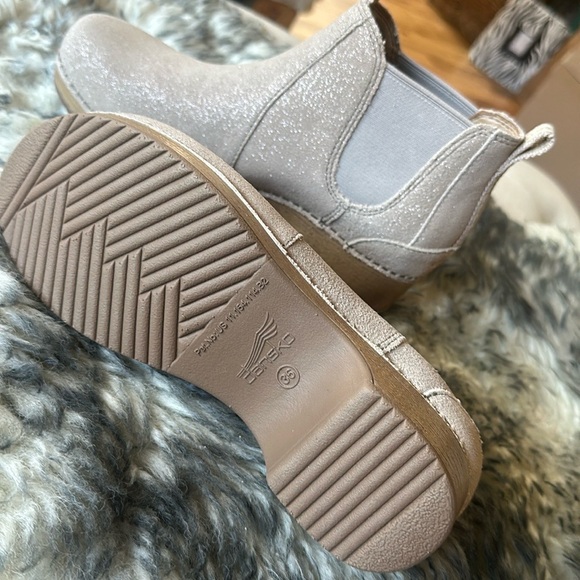 Becka Ankle Boot - Picture 4 of 9